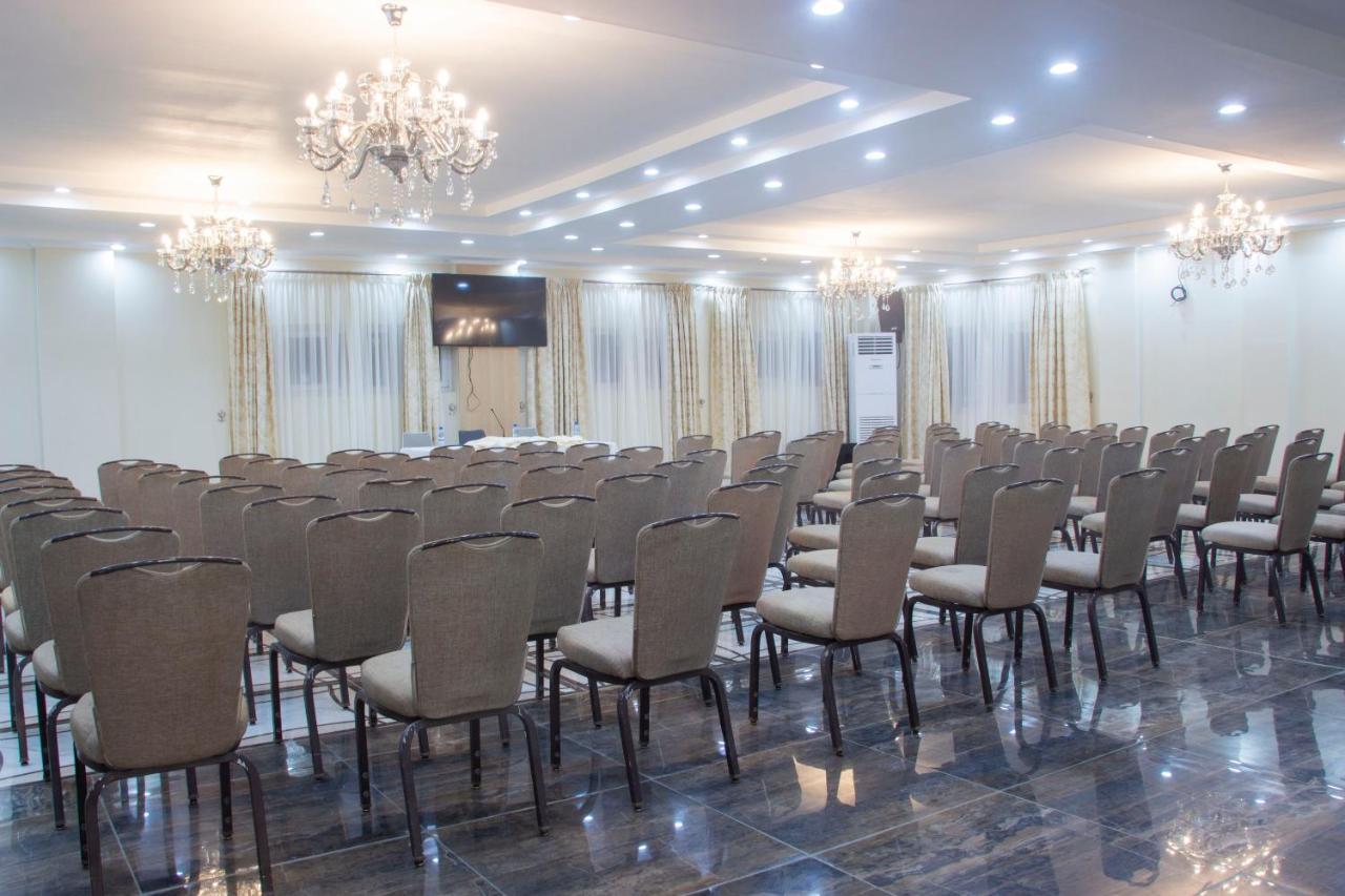 Yaoundé Suita Hotel מראה חיצוני תמונה